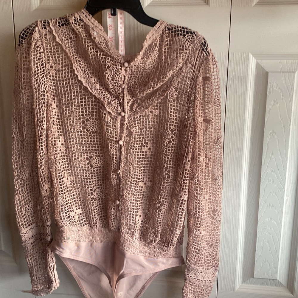 Free People NWT ONLT THE BEST Boho Floral Crochet Bodysuit Size large - Picture 7 of 16